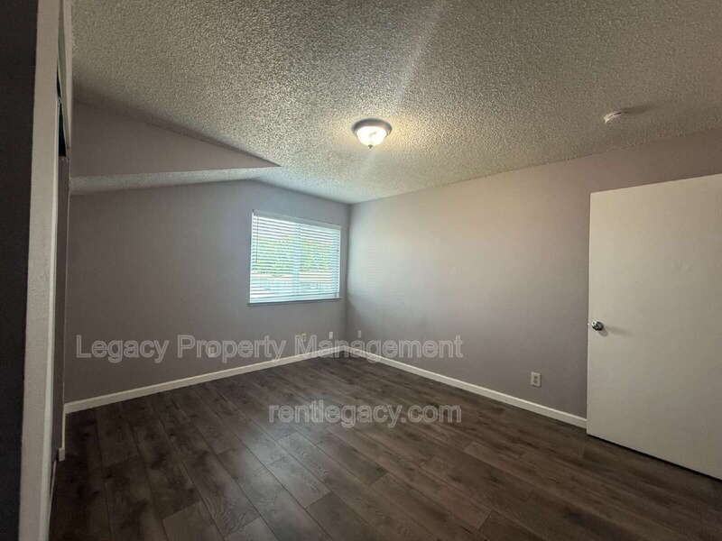 1844 Robin Ln #9 - Photo 6 of 16