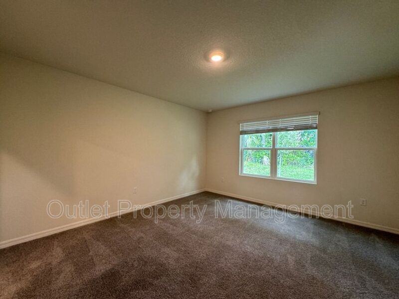 391 Pelham Park Dr - Photo 5 of 16