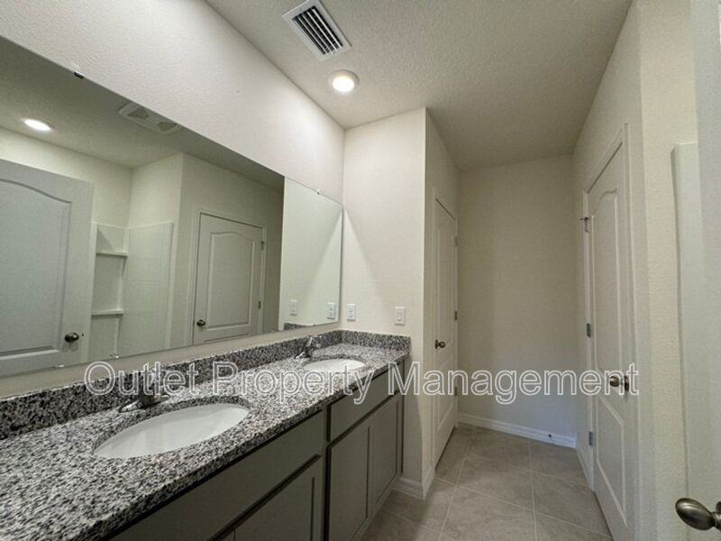 391 Pelham Park Dr - Photo 7 of 16