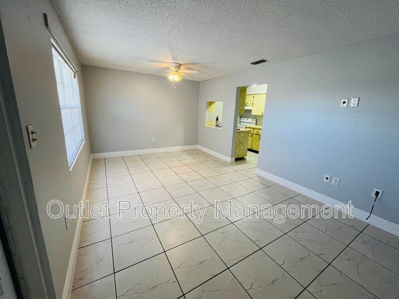 325 N 5th St #325-5 - Photo 2 of 10