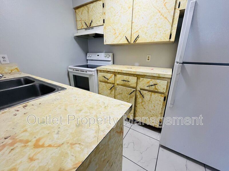 325 N 5th St #325-5 - Photo 4 of 10