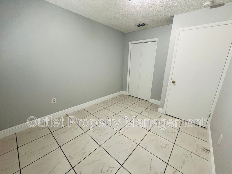 325 N 5th St #325-5 - Photo 6 of 10