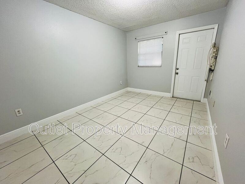 325 N 5th St #325-5 - Photo 7 of 10