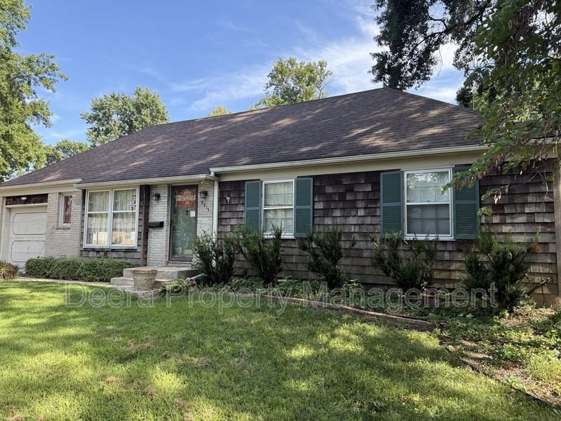 9215 W 98th Ter - Photo 2 of 10