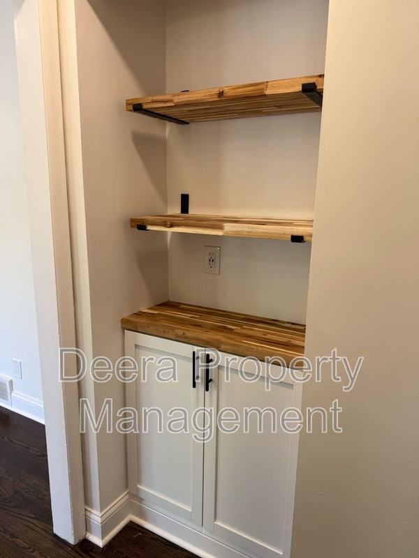 9215 W 98th Ter - Photo 3 of 10