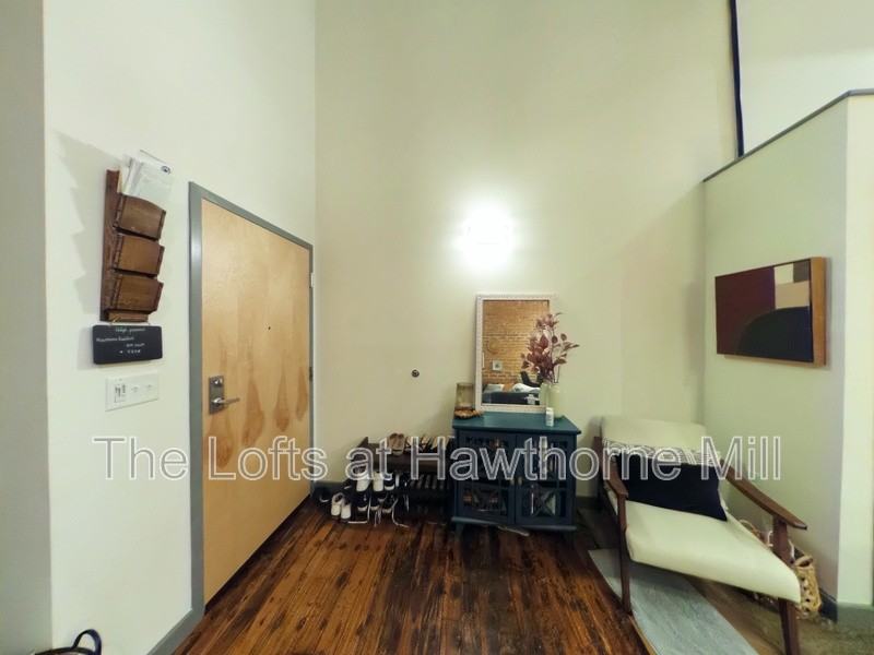 1101 Hawthorne Ln #115 - Photo 2 of 7
