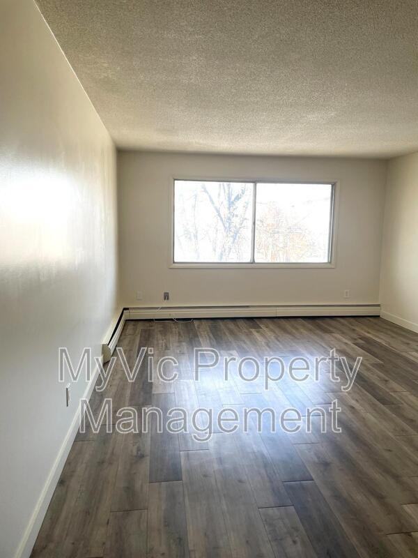 10130 152 St Nw - Photo 3 of 8