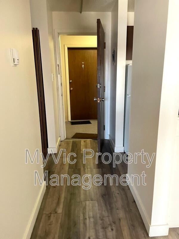 10130 152 St Nw - Photo 6 of 8