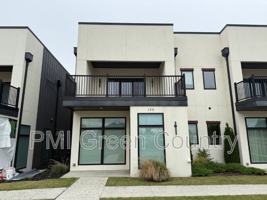 featured image of 130 E Elgin St