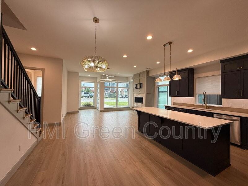 130 E Elgin St - Photo 7 of 21