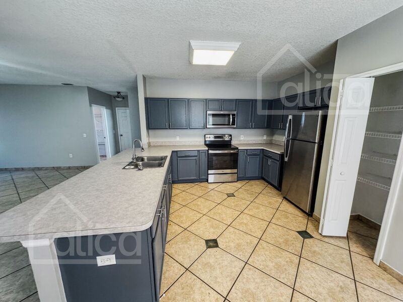 30 Alicante Ct - Photo 3 of 20