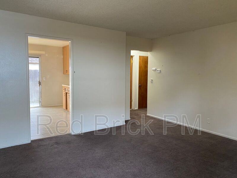 341 W 21st St - Photo 4 of 7