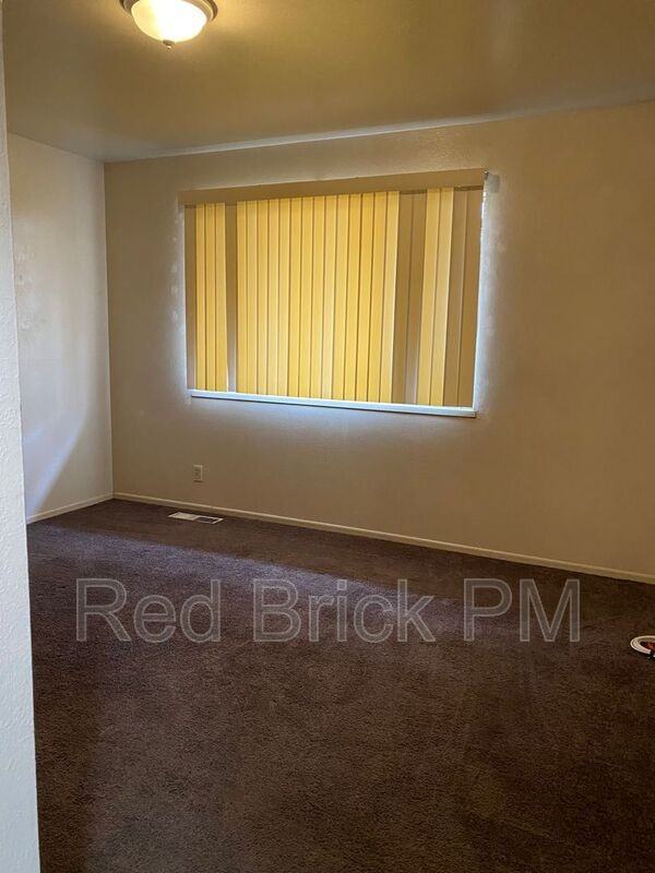 341 W 21st St - Photo 5 of 7