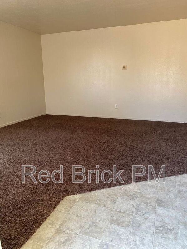 489 Cedar Ave - Photo 3 of 11