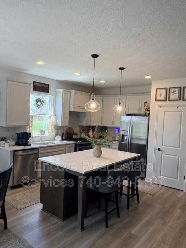 419 Fannin Dr - Photo 2 of 18