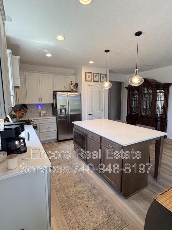 419 Fannin Dr - Photo 3 of 18