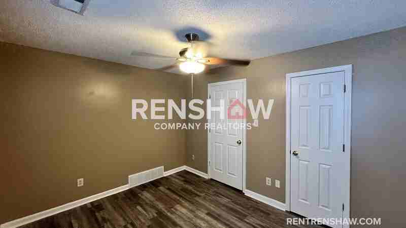 1829 Winship Dr - Photo 5 of 15