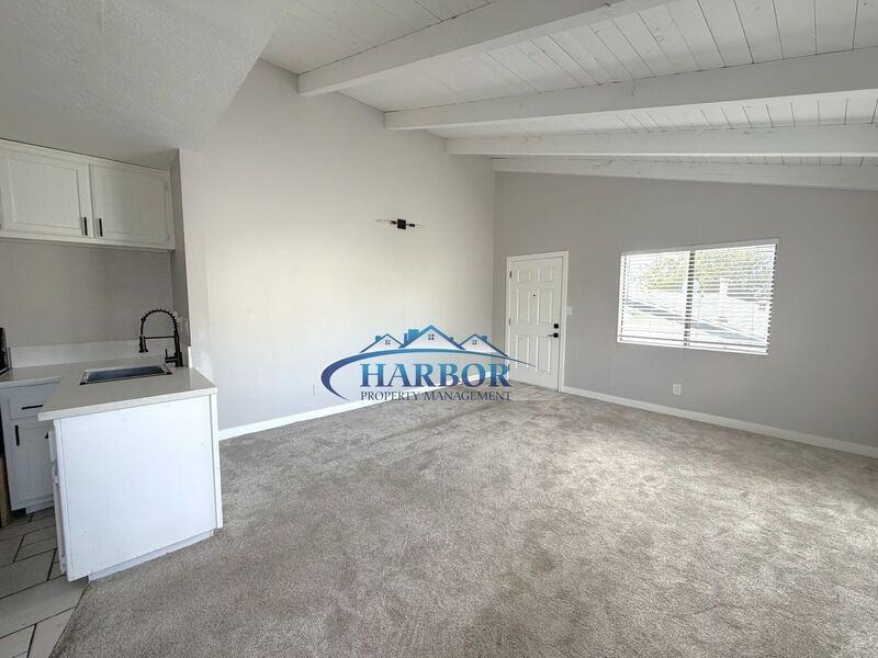 1054 W 23rd St #1056 - Photo 5 of 12