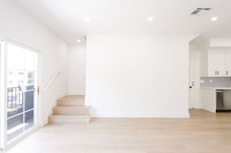 1325 N Poinsettia Pl #08 - Photo 3 of 15