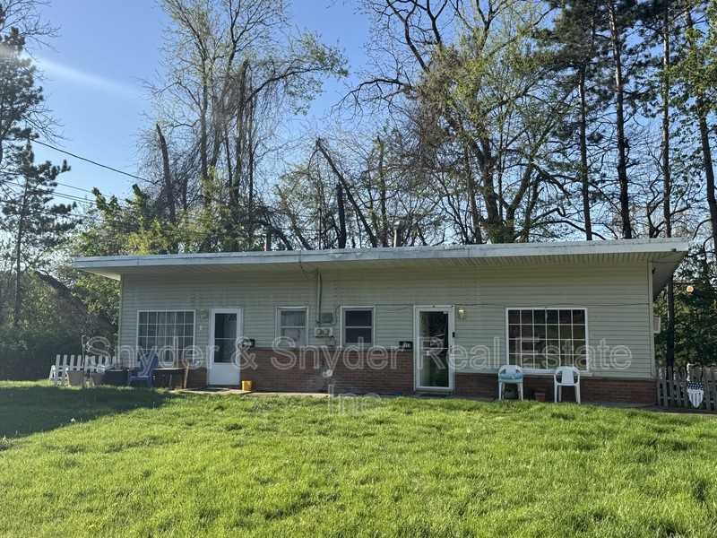 2350 Newton St - Photo 2 of 13
