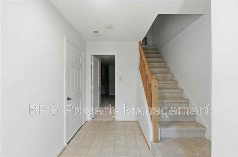 522 Breckinridge Sq Se - Photo 2 of 23