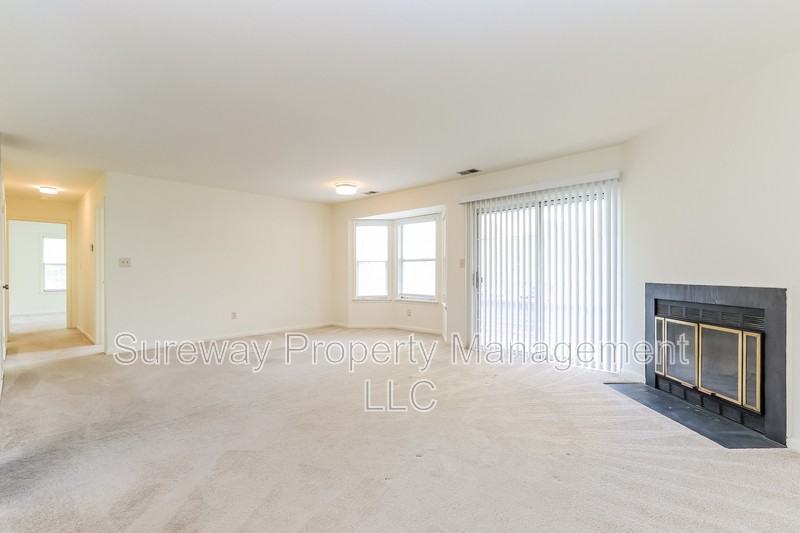 117 Rainier Ct #8 - Photo 2 of 17