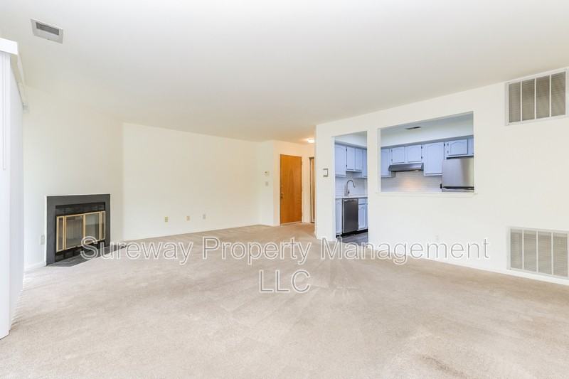 117 Rainier Ct #8 - Photo 4 of 17