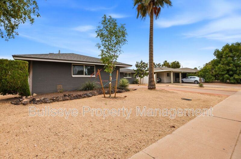 4607 N 82nd St - Photo 3 of 32