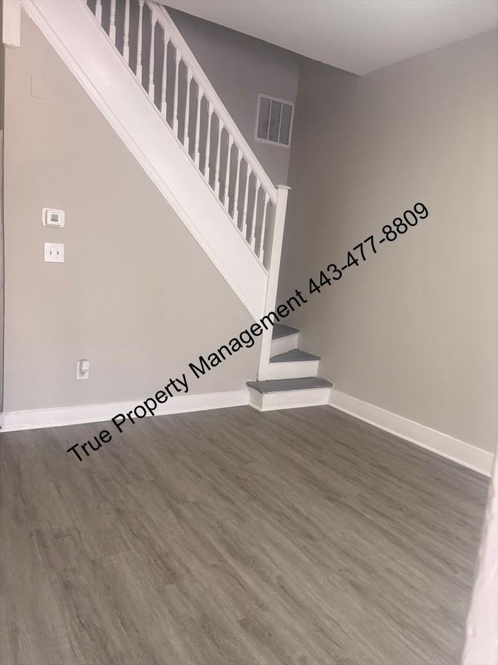 1722 N Monroe St - Photo 2 of 13