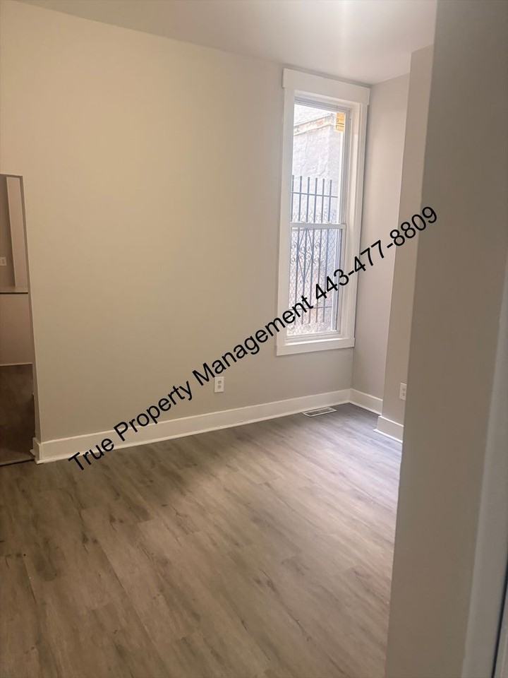 1722 N Monroe St - Photo 3 of 13