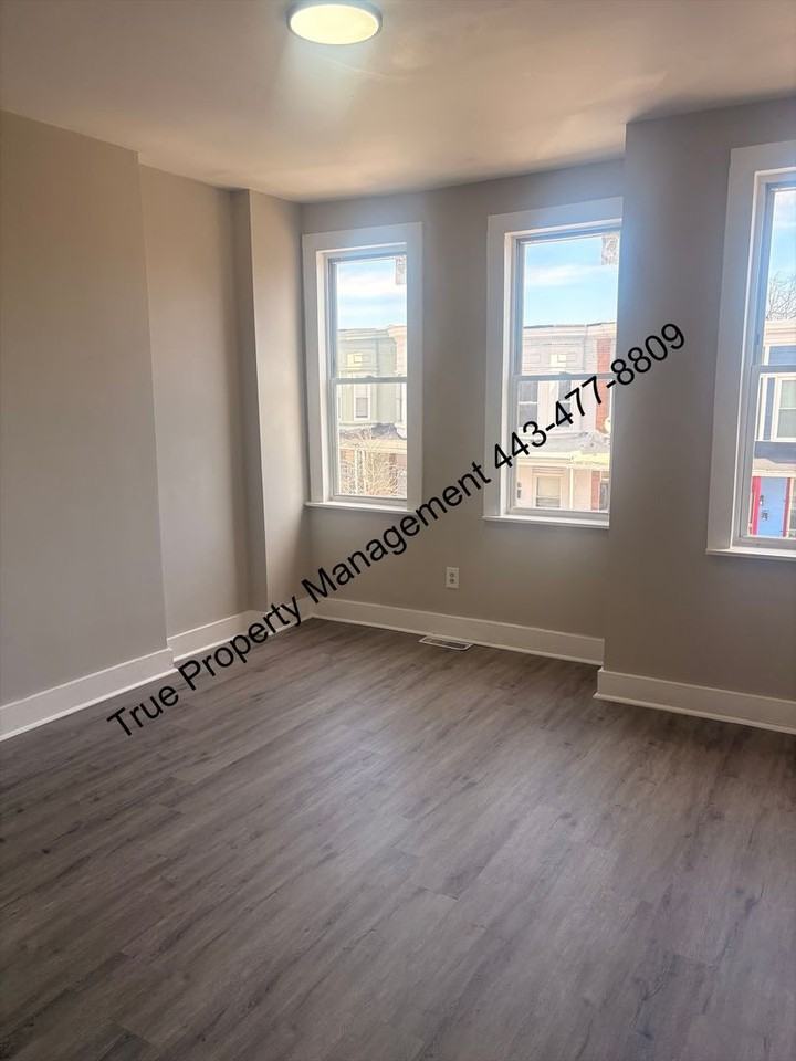 1722 N Monroe St - Photo 6 of 13