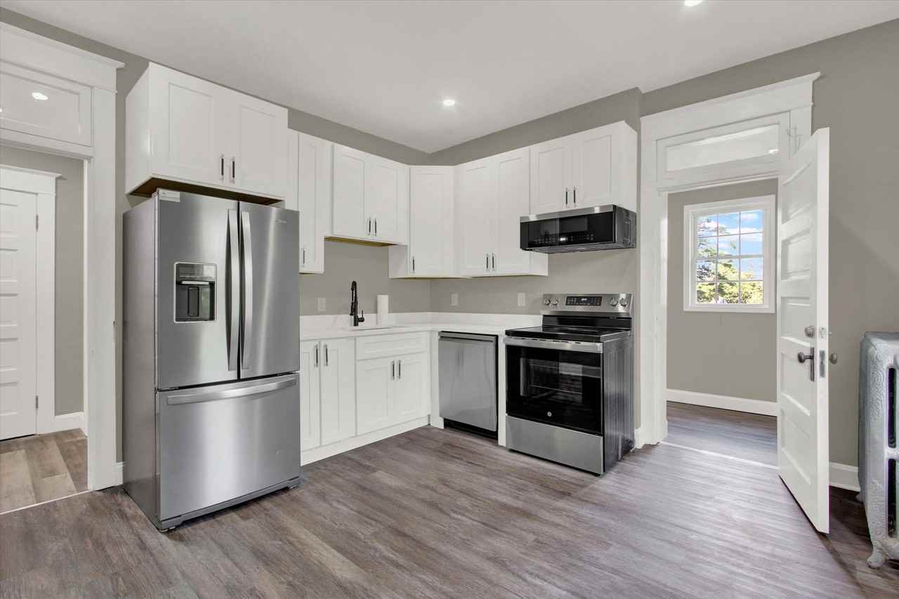 715 Oak Hill Ave #2N - Photo 5 of 20