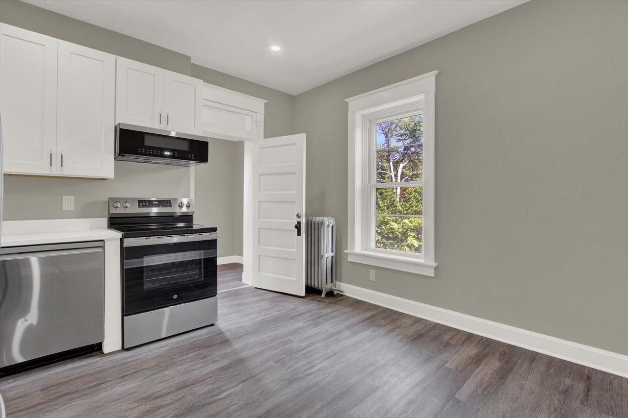 715 Oak Hill Ave #2N - Photo 6 of 20