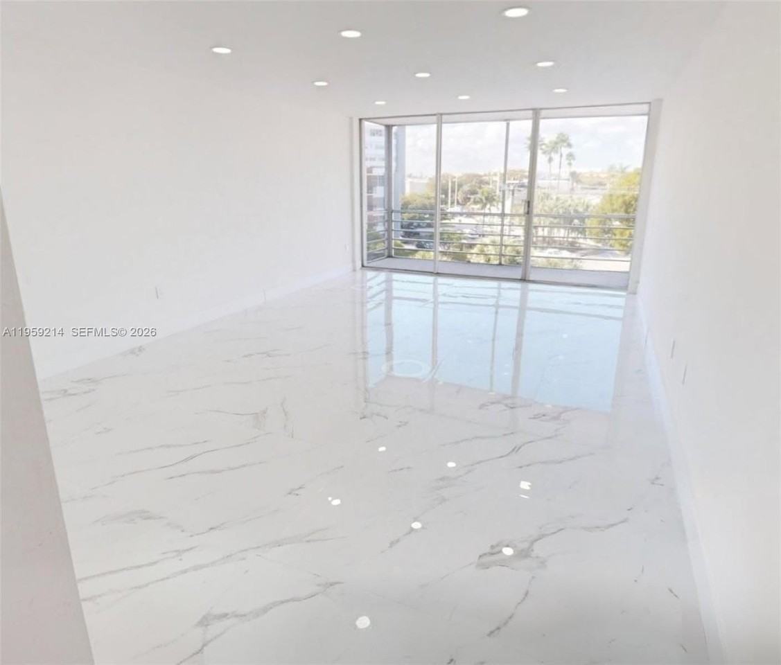 16850 S Glades Dr #4J - Photo 4 of 12