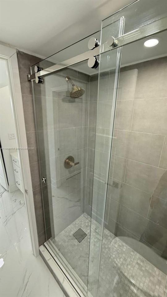 16850 S Glades Dr #4J - Photo 6 of 12
