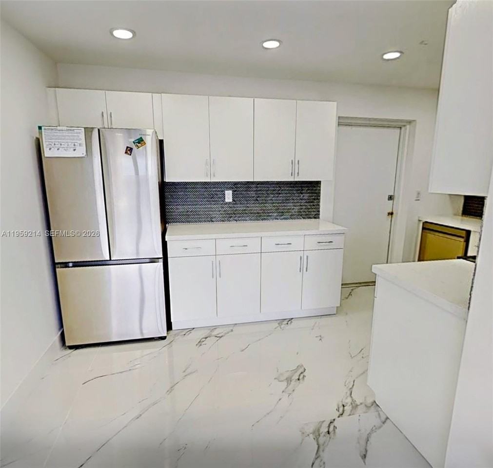 16850 S Glades Dr #4J - Photo 7 of 12