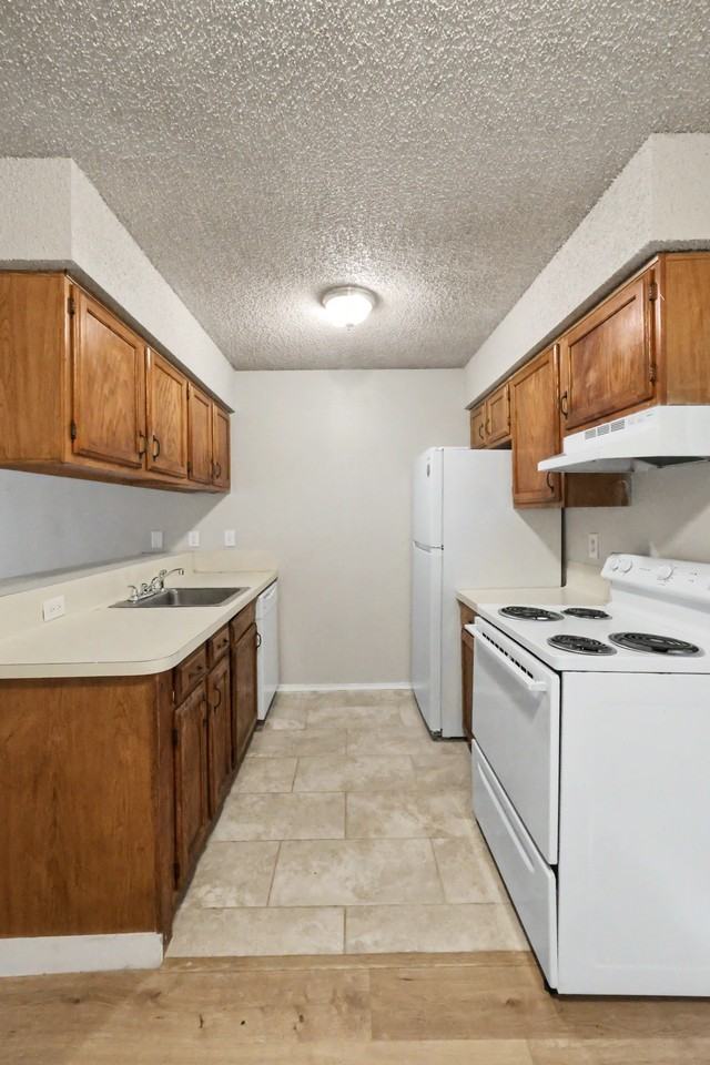 1614 Kelly Dr - Photo 3 of 13