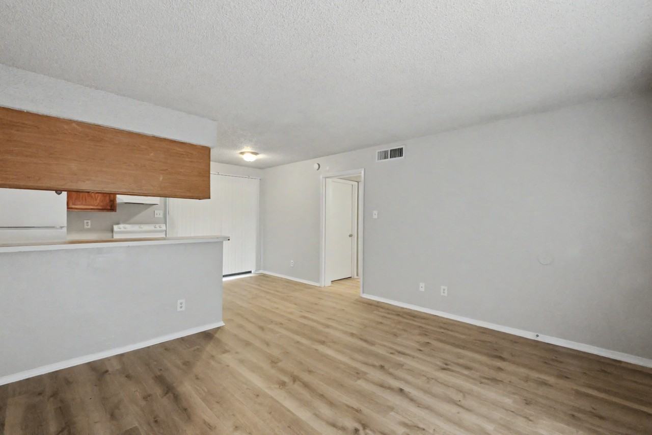 1614 Kelly Dr - Photo 6 of 13