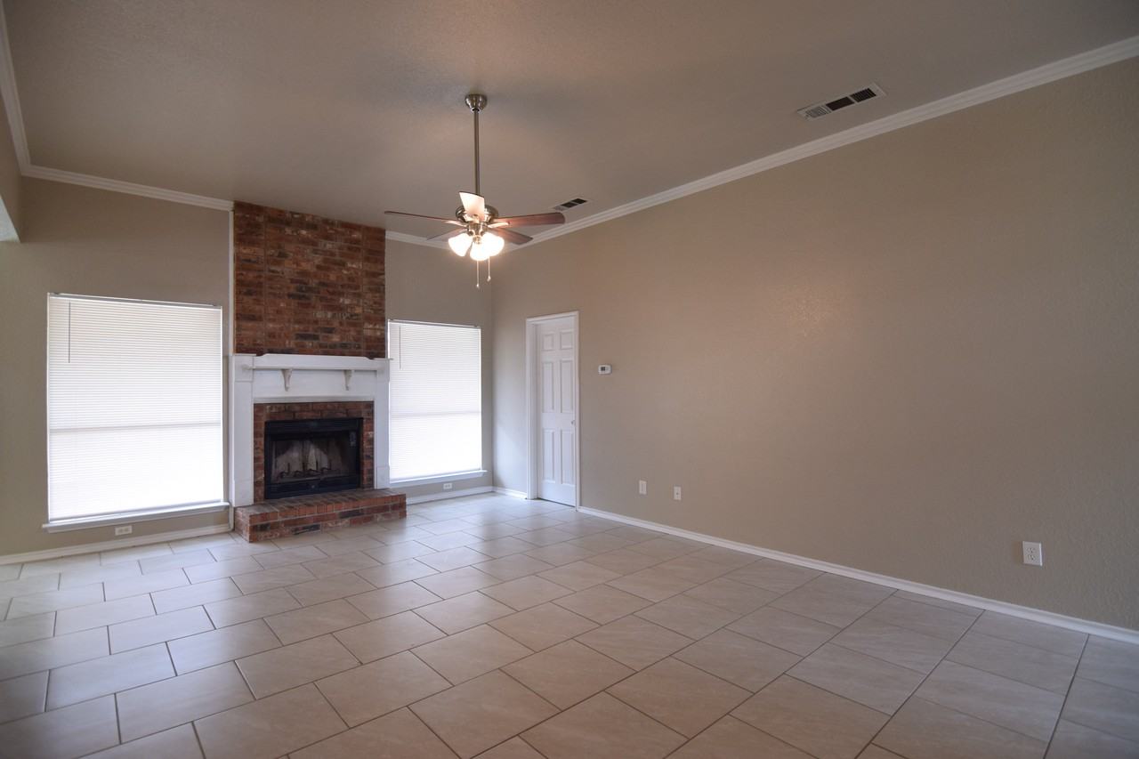 802 Hartrick Cir - Photo 7 of 23