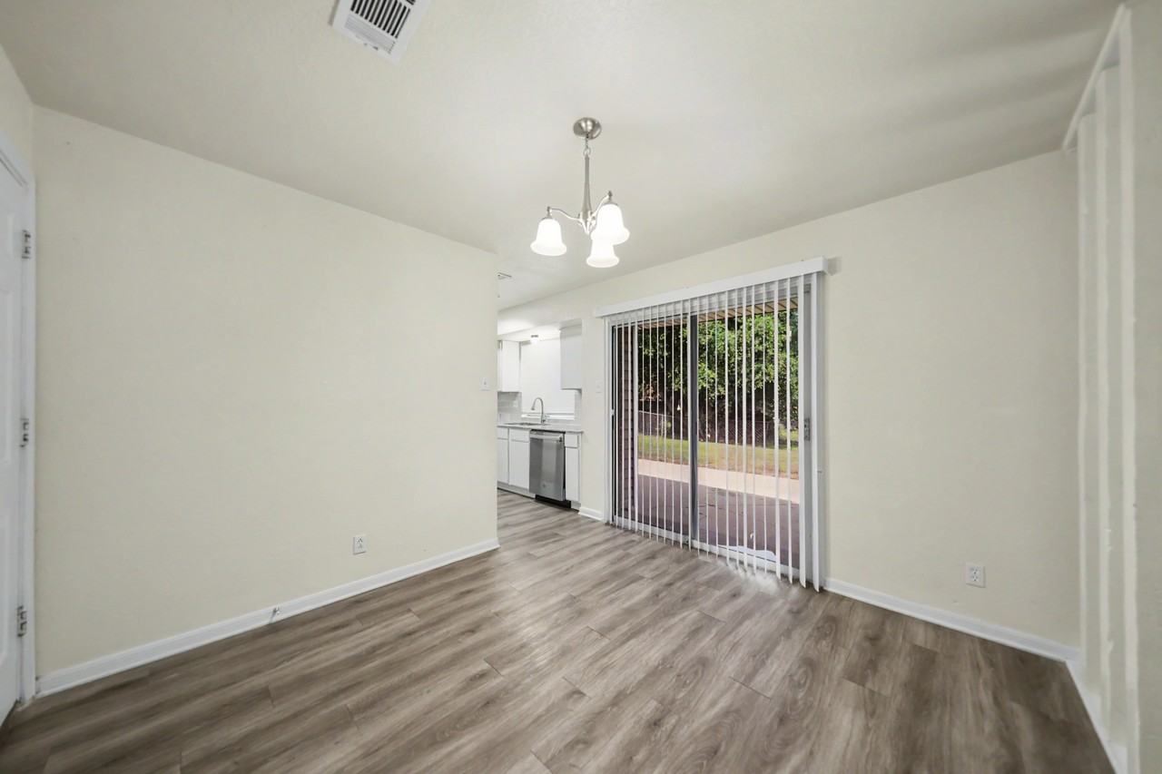 2902 Lawndale St - Photo 5 of 21