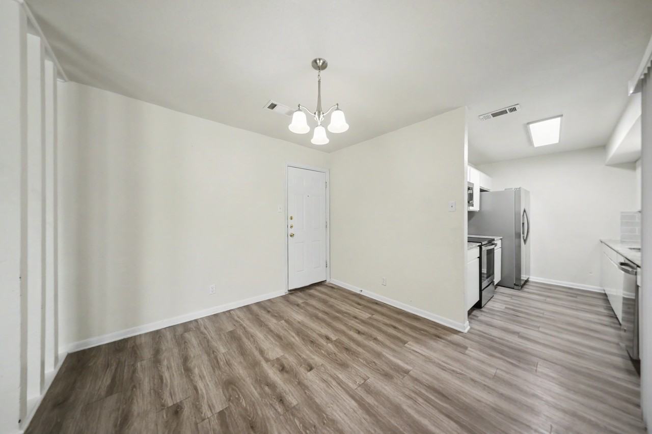 2902 Lawndale St - Photo 6 of 21