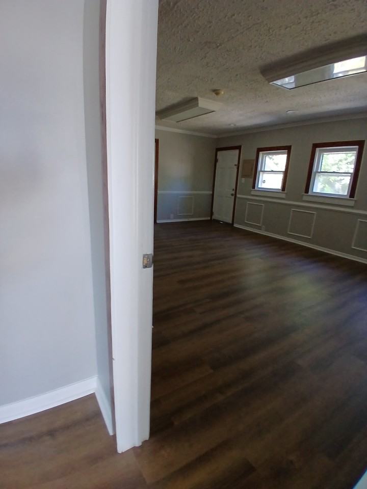 14641 Asheville Hwy - Photo 3 of 17