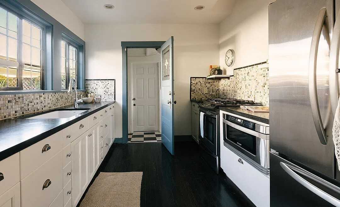 212 S Craig Ave - Photo 5 of 17