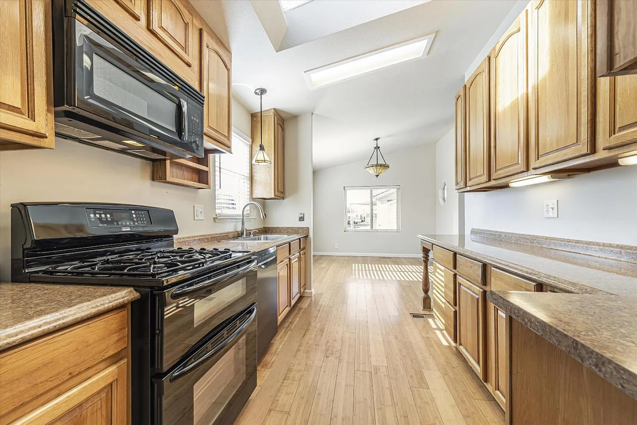 3015 E Bayshore Rd Spc - Photo 2 of 13