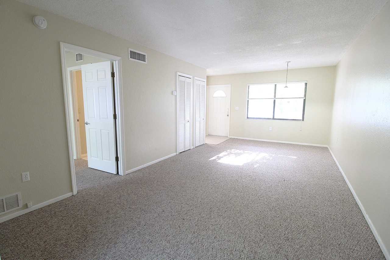 5310 26th St W #1105 - Photo 4 of 16