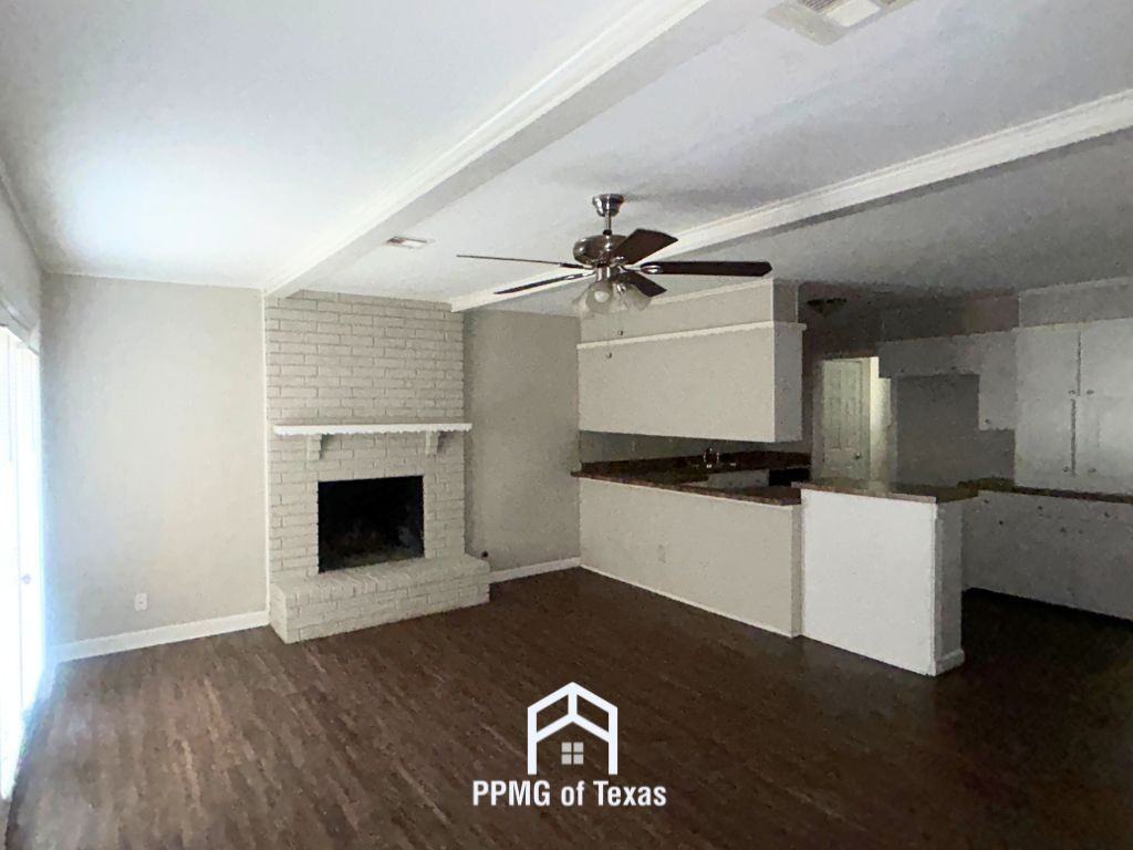 9406 E 37th Ct - Photo 5 of 16