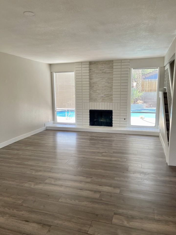 3069 Carnelian St - Photo 2 of 24