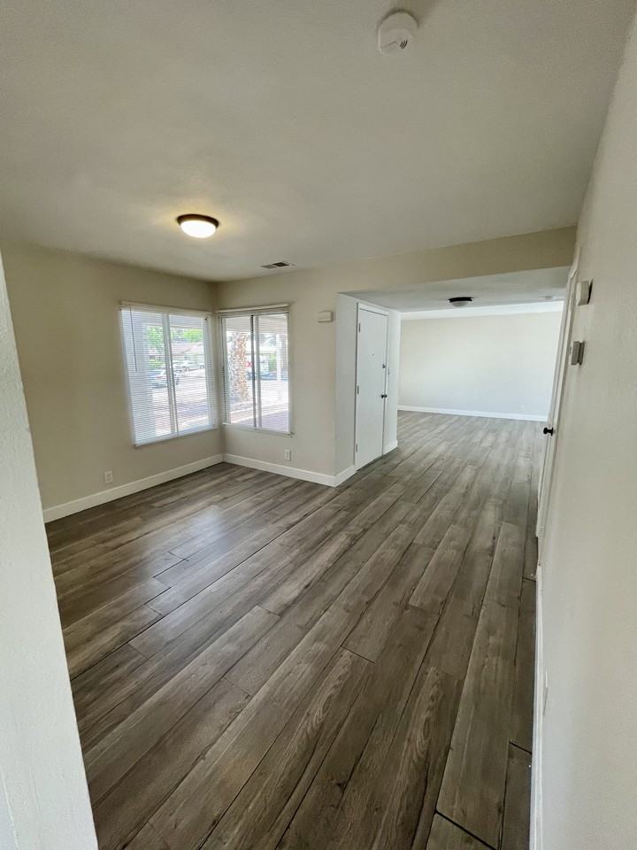3069 Carnelian St - Photo 5 of 24