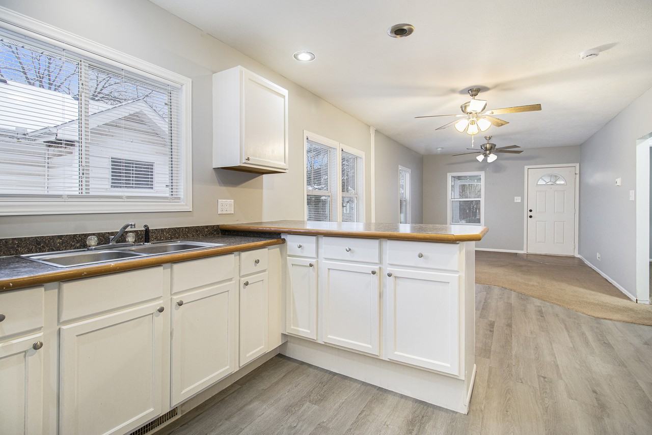 1234 Bissell St - Photo 4 of 16