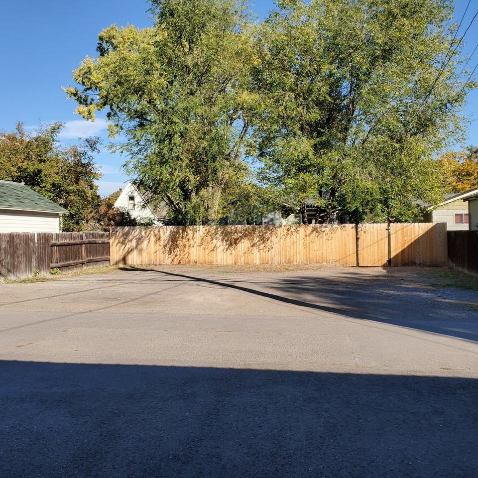 933 4Th Ave E - Photo 6 of 7